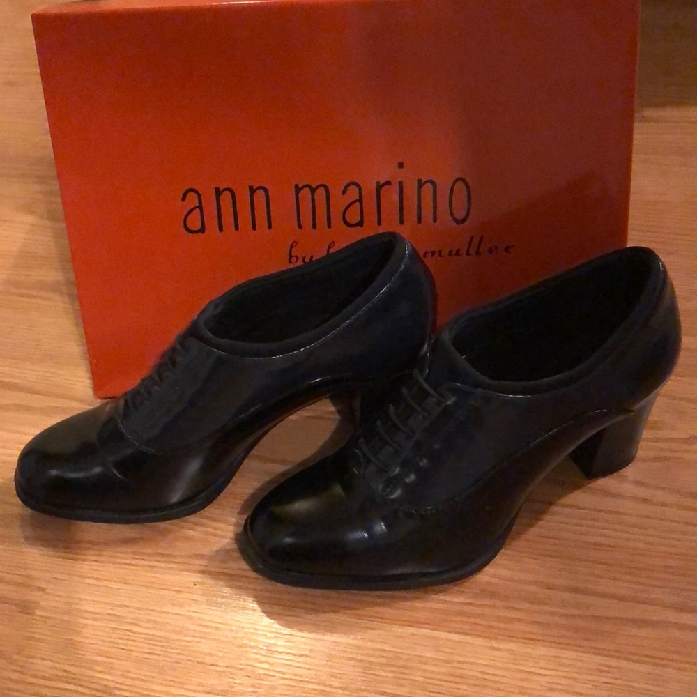 Ann Marino by Bettye Muller below ankles bootie M6
